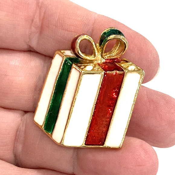 Vintage Christmas holiday brooch festive wrapped gift motif enamel on goldtone - Picture 5 of 6